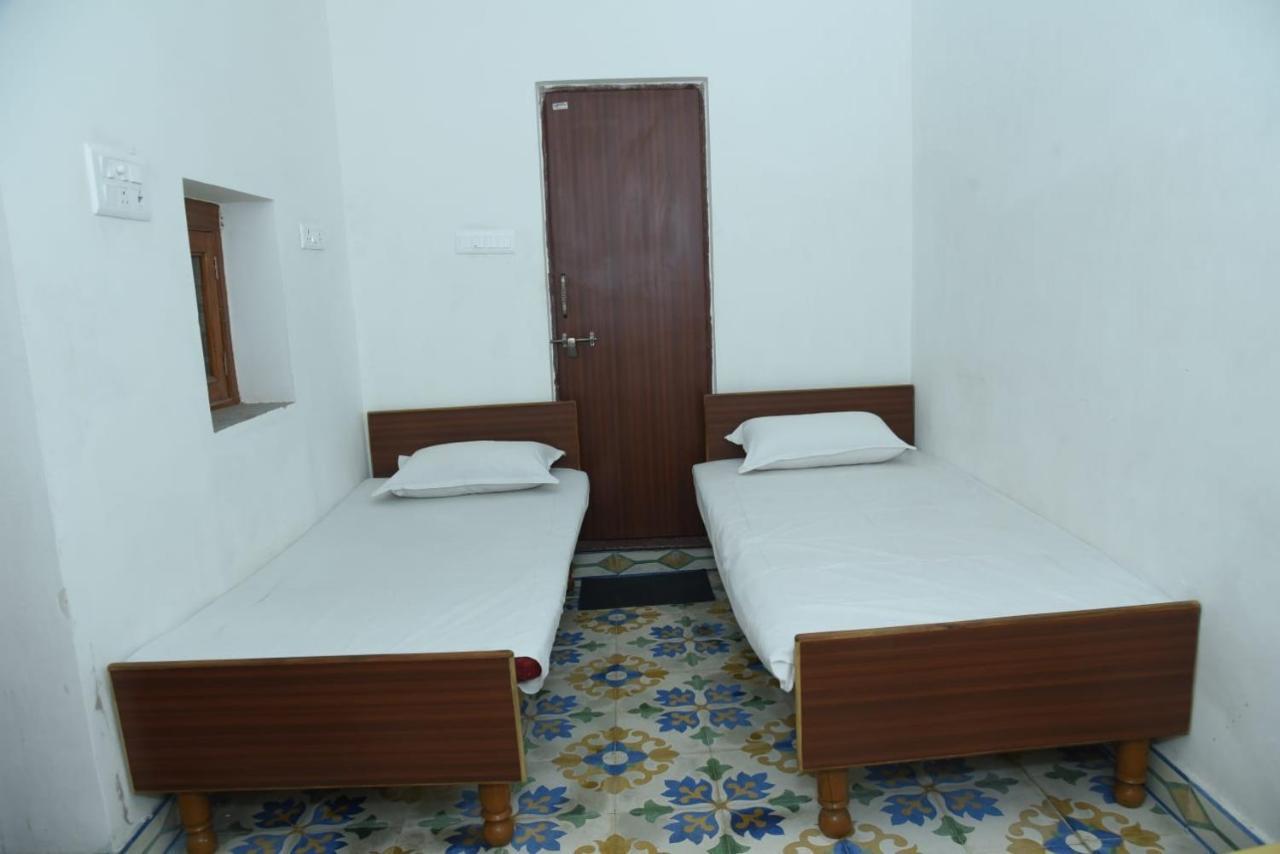 Hotel Swagatam Биканер Экстерьер фото